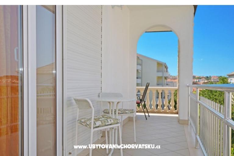 Apartmaji Two Lions – foto 12