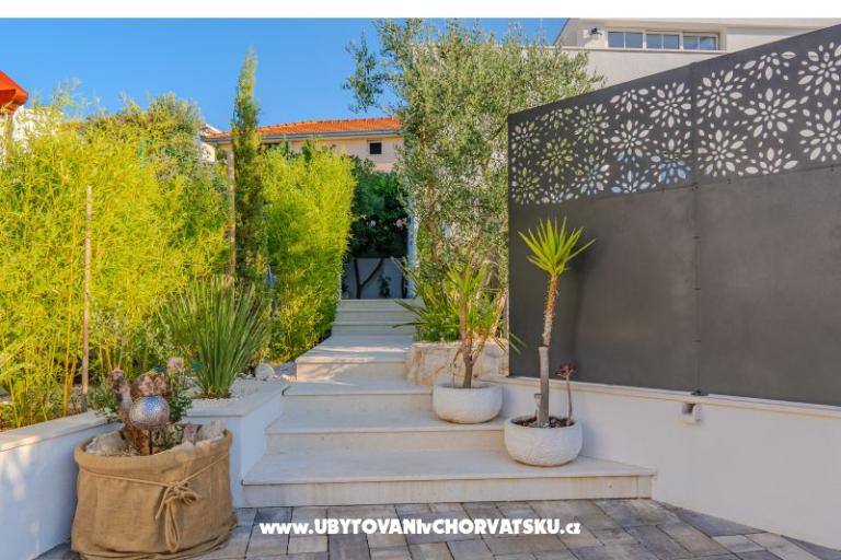 The Three Flowers Pool Hiša – foto 54