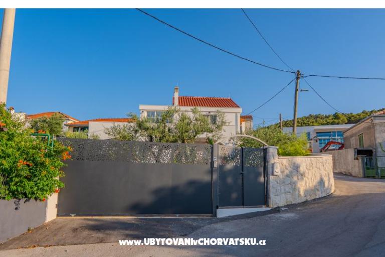 The Three Flowers Pool Hiša – foto 58