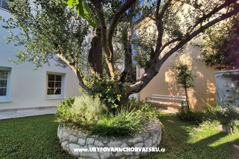The Three Flowers Pool Hiša – foto 63