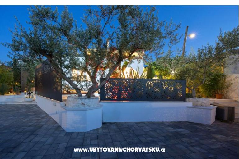 The Three Flowers Pool Hiša – foto 72