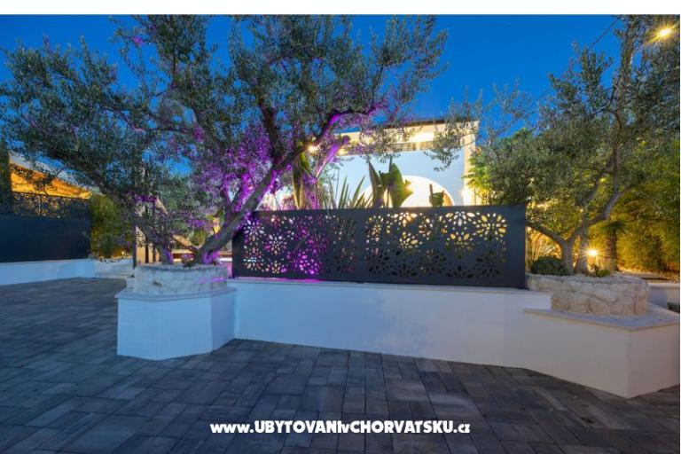 The Three Flowers Pool Hiša – foto 73