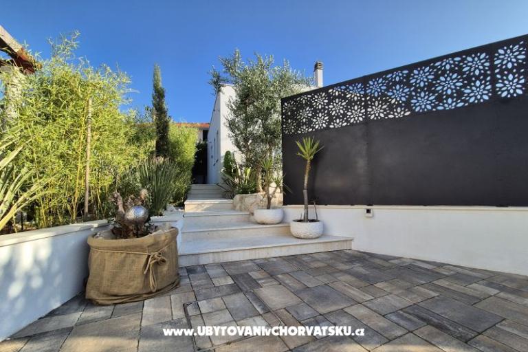 The Three Flowers Pool Hiša – foto 8