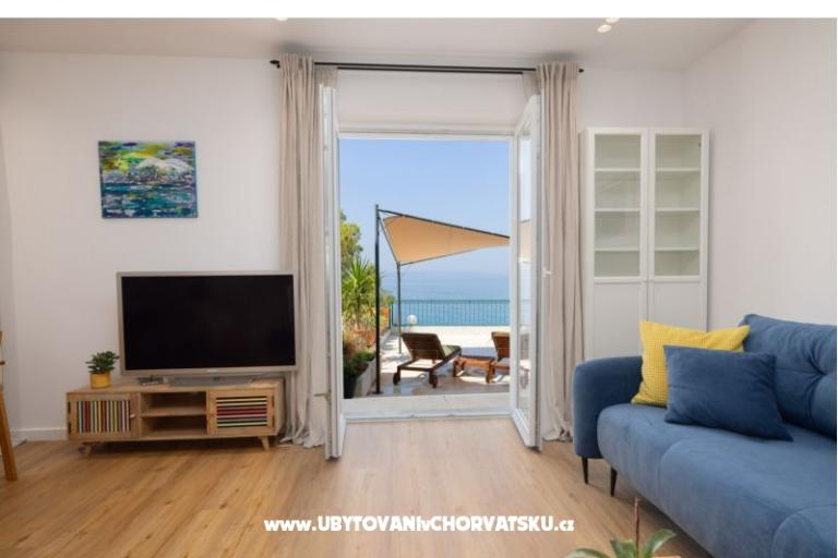 Beachfront Apartma NIVES – foto 10