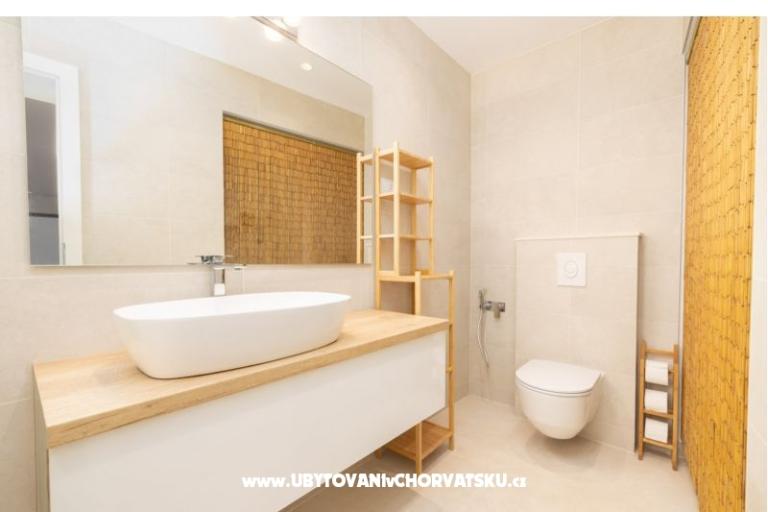 Beachfront Apartma NIVES – foto 26