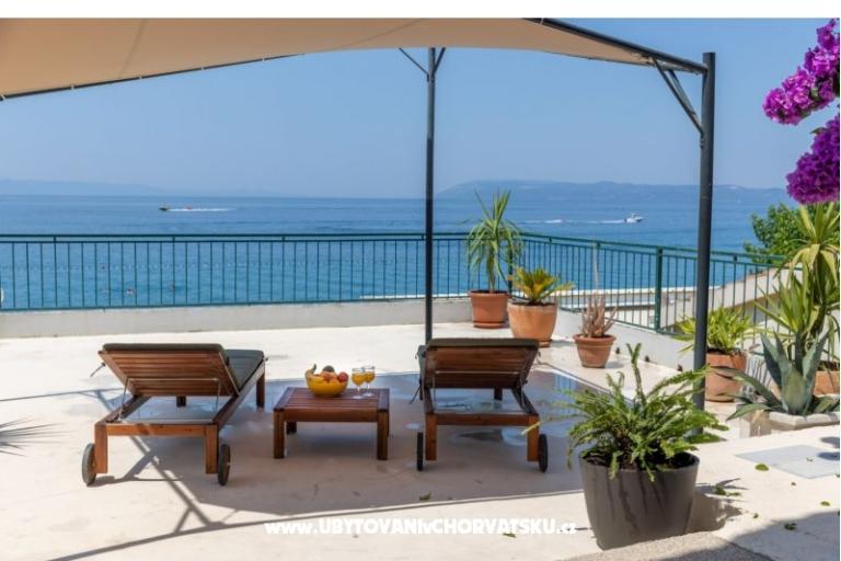 Beachfront Apartma NIVES – foto 28