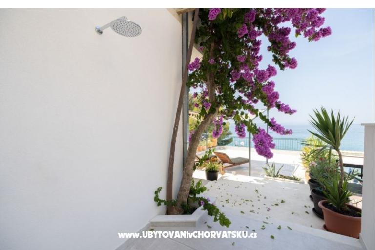 Beachfront Apartma NIVES – foto 34