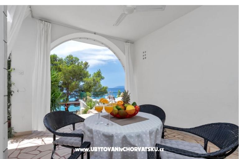 Beachfront Apartma NIVES – foto 4