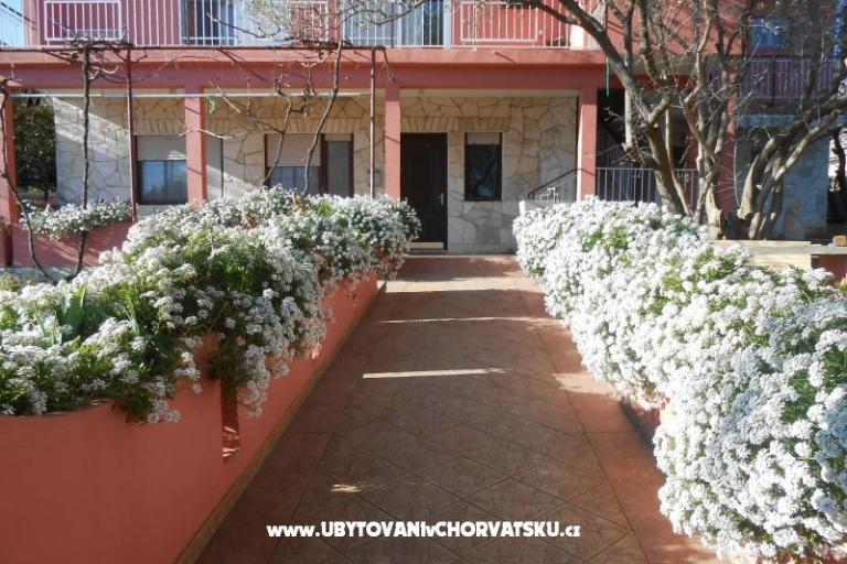 Apartmaji Budi – foto 2