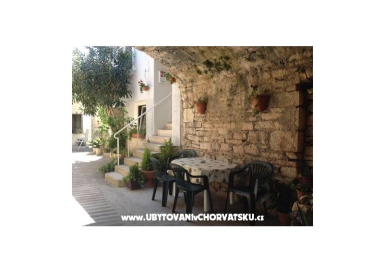 Apartmaji Stone Hiša – foto 2