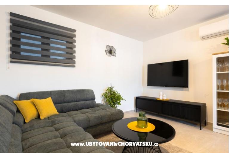 Hiša s pogledom na more Antivo – foto 9