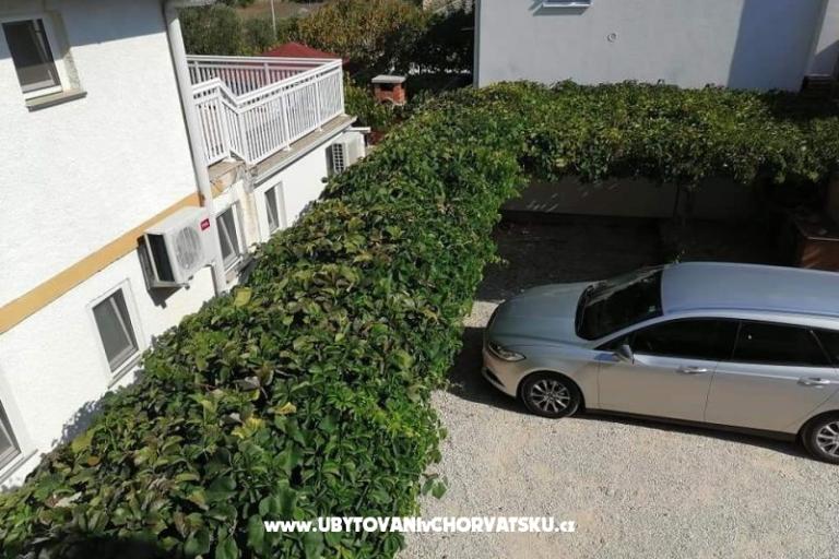 Apartmaji Kreć Lozice otok Vir – foto 12