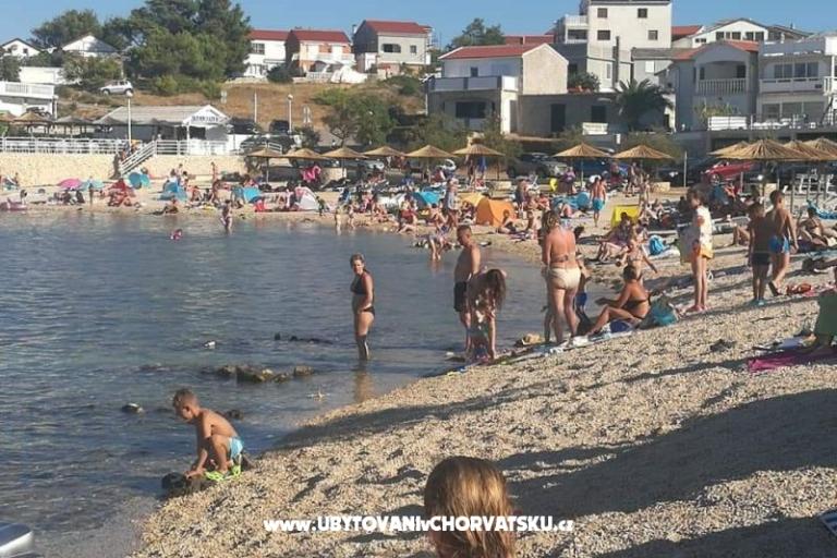 Apartmaji Kreć Lozice otok Vir – foto 16