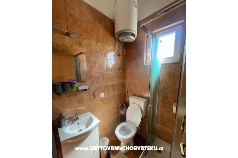 Apartmaji Kreć Lozice otok Vir – foto 18