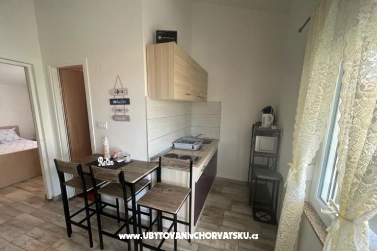 Apartmaji Kreć Lozice otok Vir – foto 2