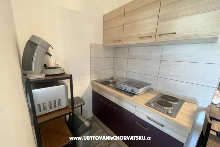 Apartmaji Kreć Lozice otok Vir – foto 23