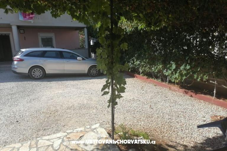 Apartmaji Kreć Lozice otok Vir – foto 24