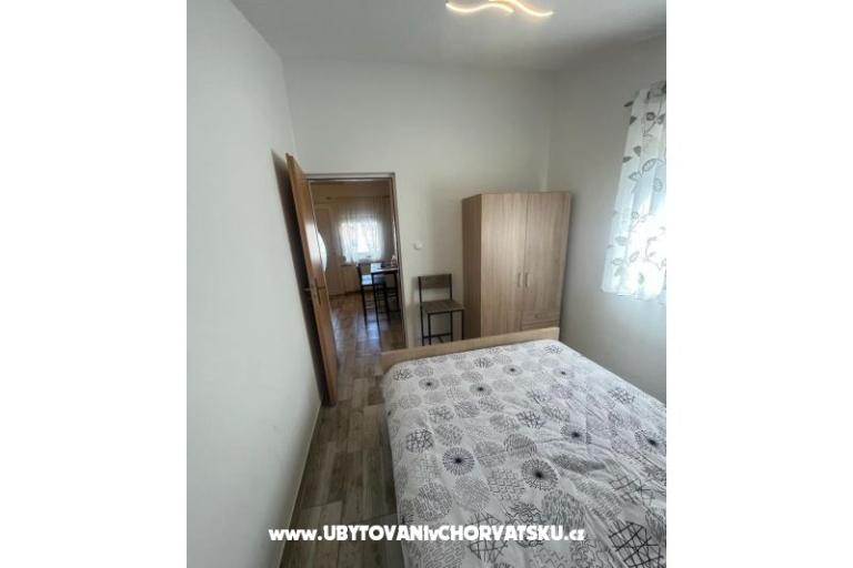 Apartmaji Kreć Lozice otok Vir – foto 26