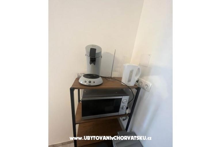 Apartmaji Kreć Lozice otok Vir – foto 28