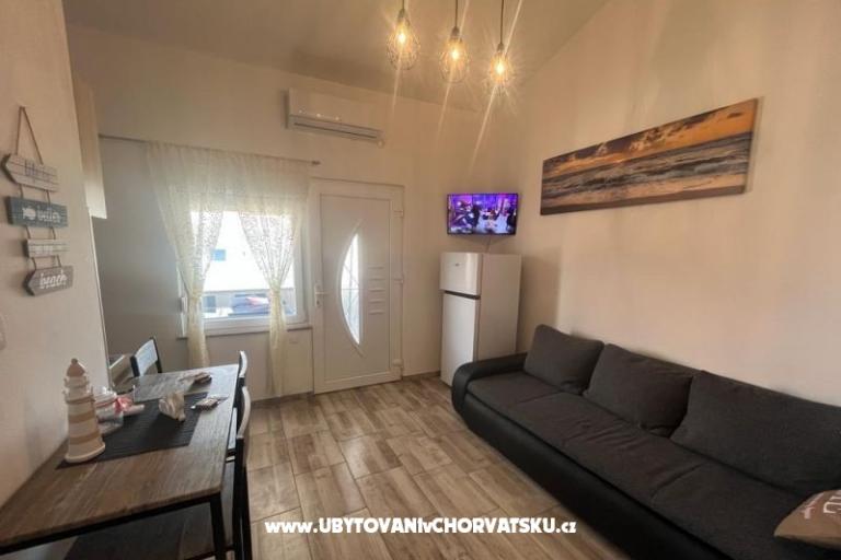 Apartmaji Kreć Lozice otok Vir – foto 3
