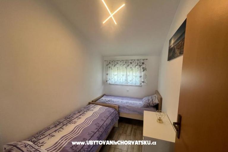Apartmaji Kreć Lozice otok Vir – foto 5