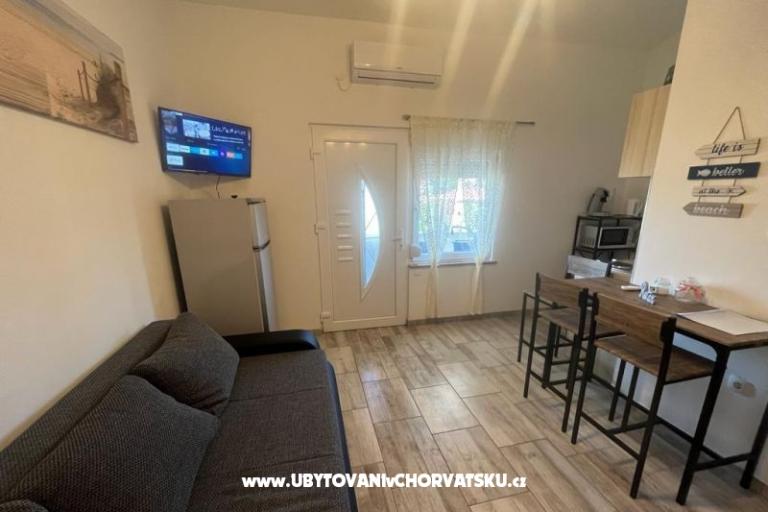 Apartmaji Kreć Lozice otok Vir – foto 6