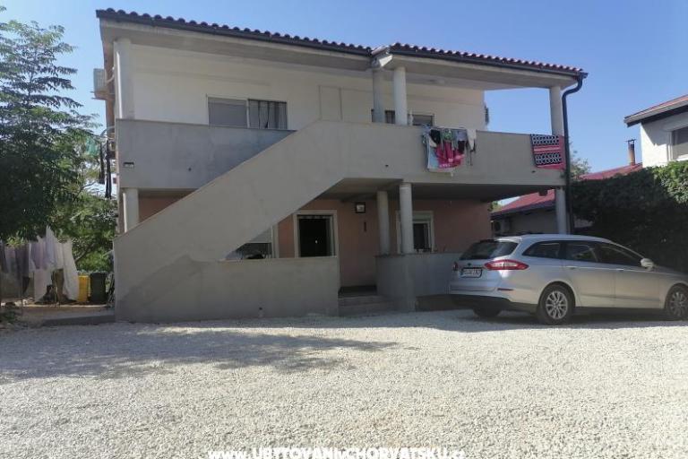 Apartmaji Kreć Lozice otok Vir – foto 8