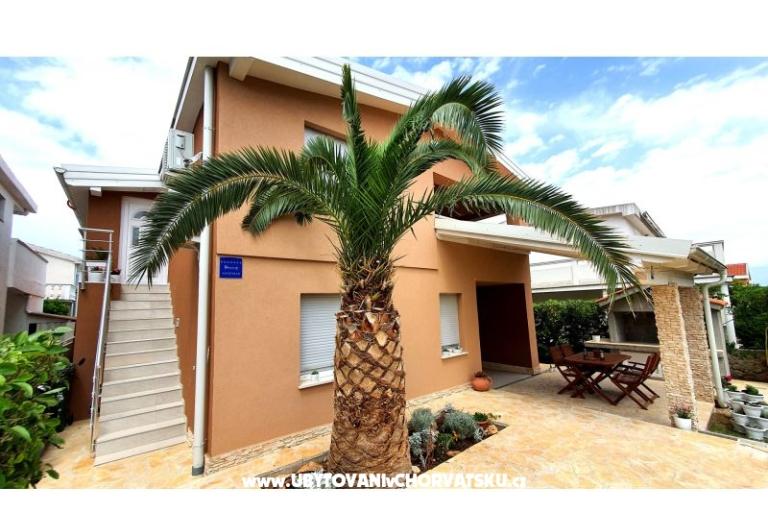 Happy Pineapple Apartmaji Vir – foto 5