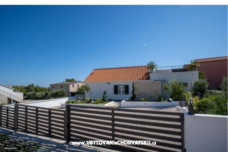 Počitniški dom  Diana +pool+jacuzzi – foto 18