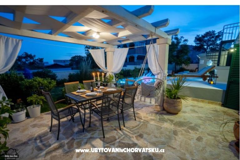 Počitniški dom  Diana +pool+jacuzzi – foto 4