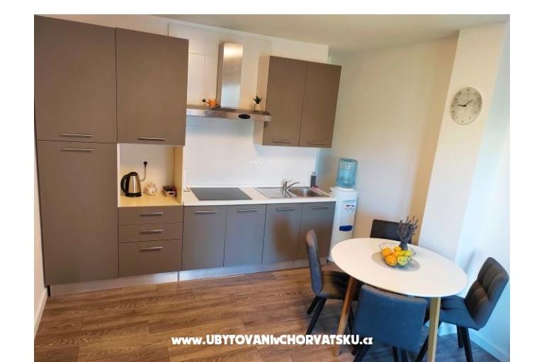 Sea View Apartmaji Vir – foto 11