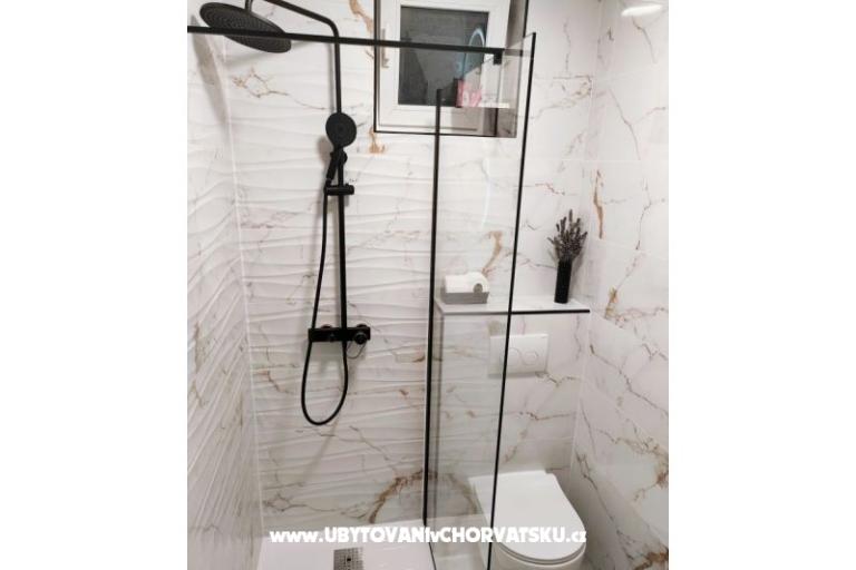 Sea View Apartmaji Vir – foto 13