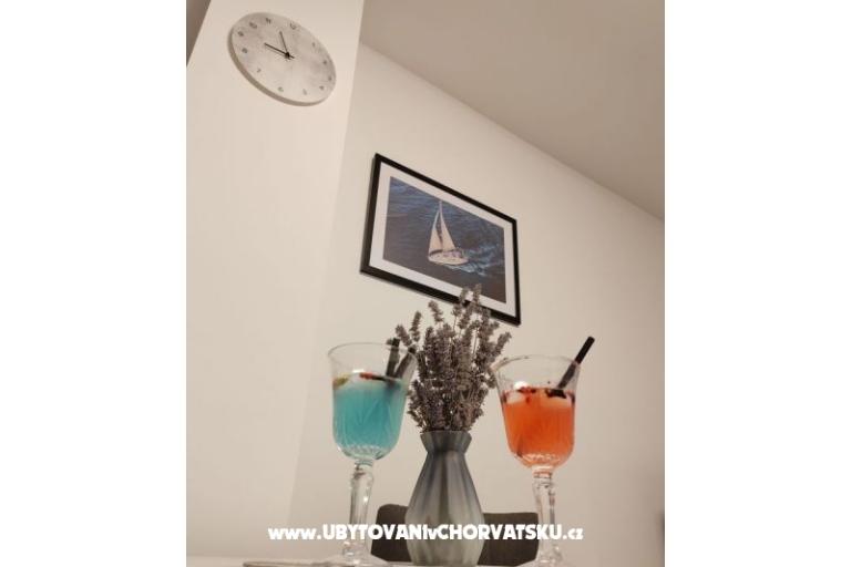 Sea View Apartmaji Vir – foto 15