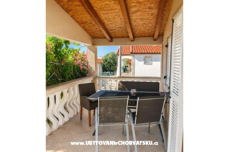 ZELIC FAMILY VIR – foto 2