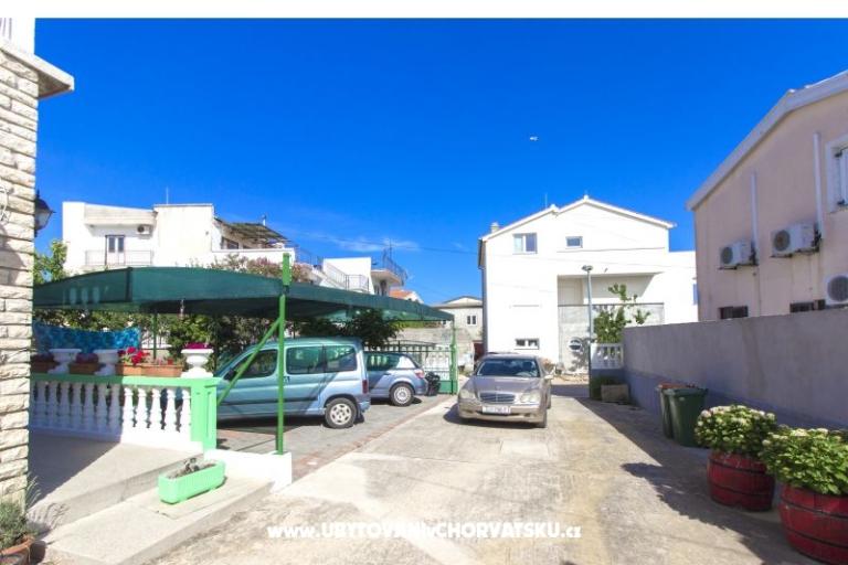 Apartmaji Alaga – foto 4