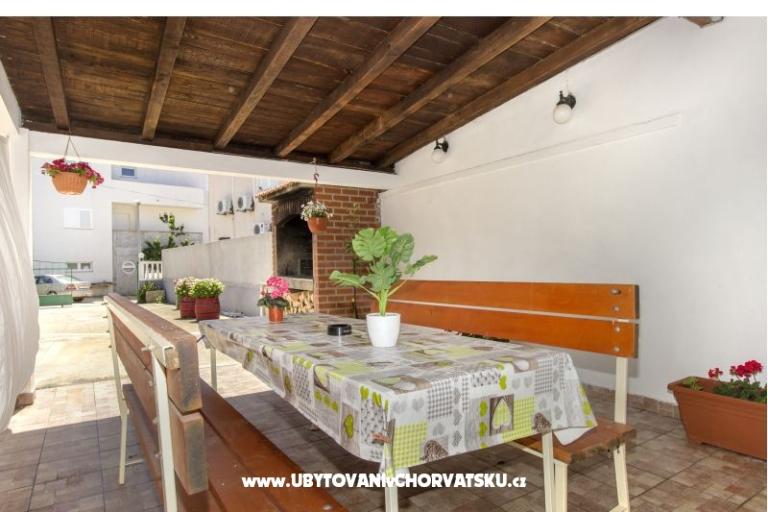 Apartmaji Alaga – foto 6