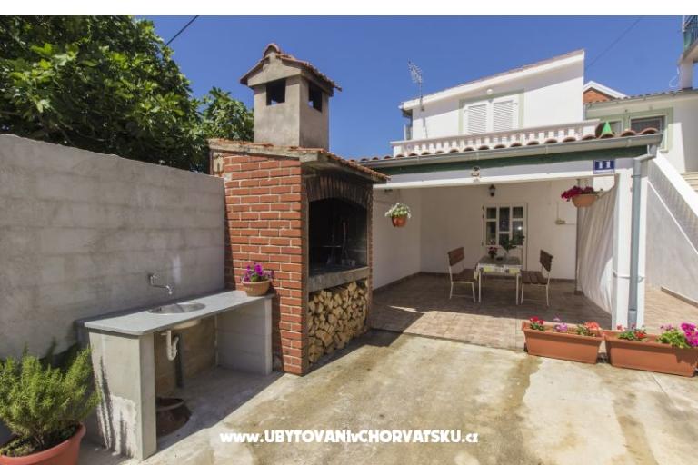 Apartmaji Alaga – foto 7