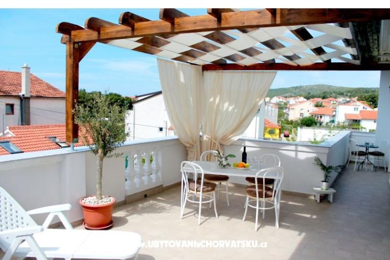 Apartmaji Juricev 100m to the beach – foto 10