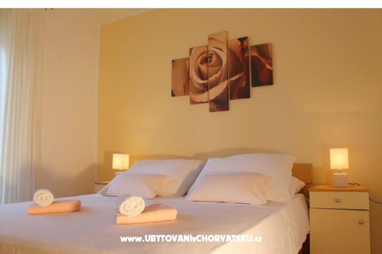Apartmaji Juricev 100m to the beach – foto 15