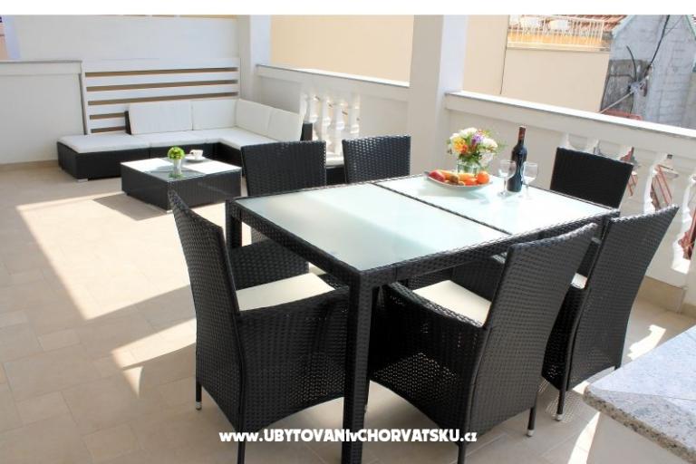 Apartmaji Juricev 100m to the beach – foto 16