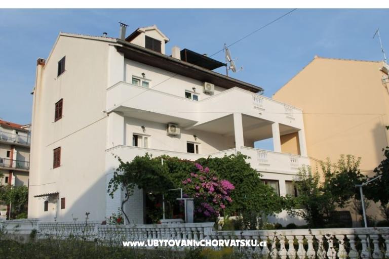 Apartmaji Juricev 100m to the beach – foto 18