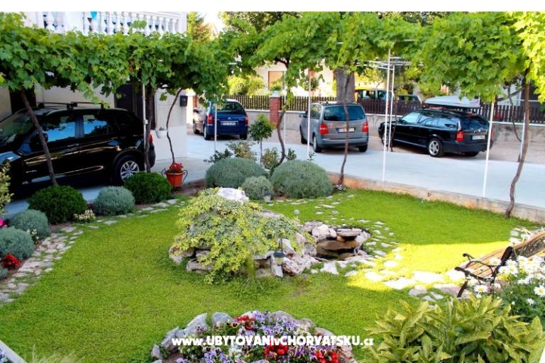 Apartmaji Juricev 100m to the beach – foto 3