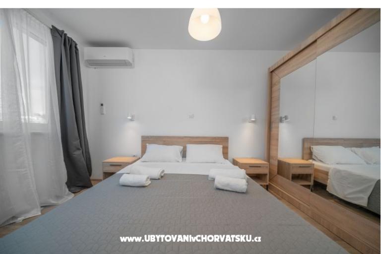 Beach Villa z bazenom Tribunj – foto 18