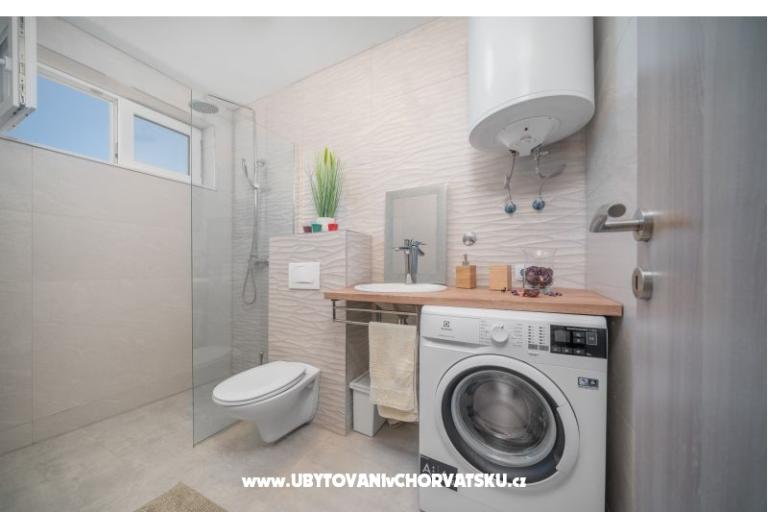 Beach Villa z bazenom Tribunj – foto 8