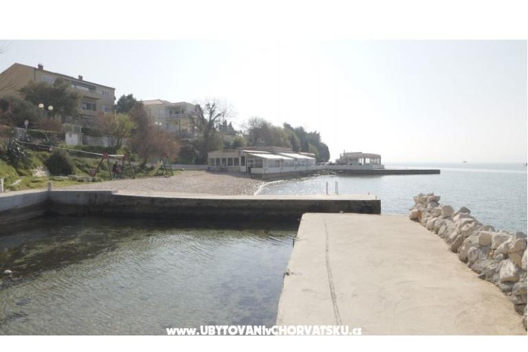 Apartma Tina 10 m. beach – foto 18
