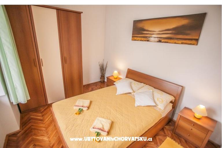 Apartma Tina 10 m. beach – foto 8