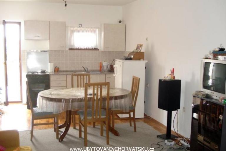 Apartma Curjuric – foto 3