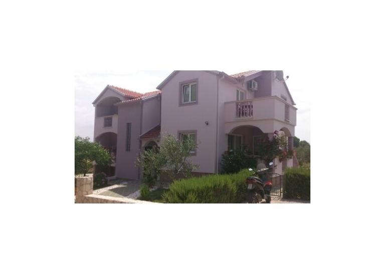 Apartmaji with swimming pool-Crno – foto 2