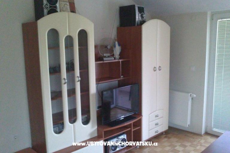 Apartmaji with swimming pool-Crno – foto 4