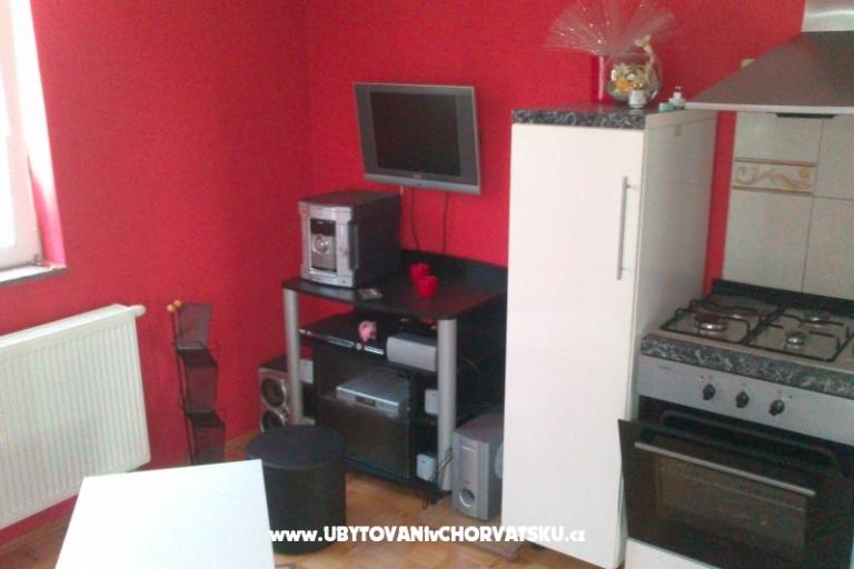 Apartmaji with swimming pool-Crno – foto 5